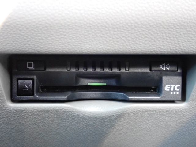 ETCも装備しています。ノンストップで料金所を通過できます。うれしい装備ですよね。