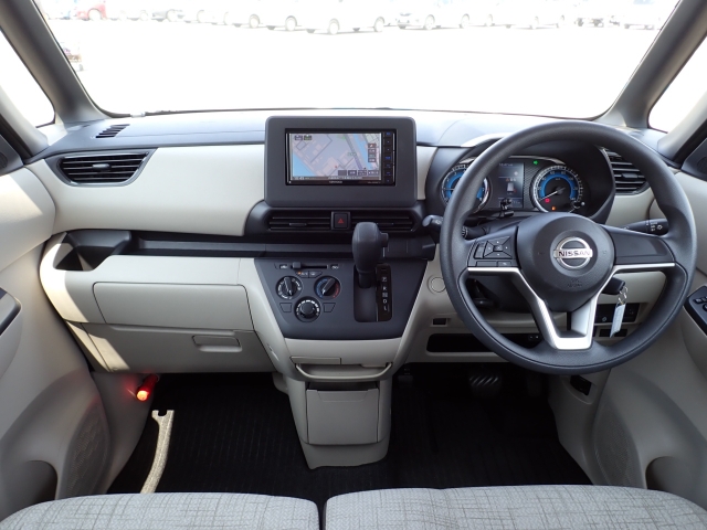 オリックス認定中古車は外部機関ＡＩＳの厳格な検査を全車実施し修復暦が無く状態の良い車両を厳選しておりますので安心してお買い求め頂けます！　保証も充実で安心！