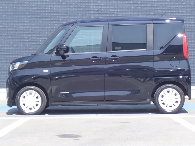 弊社保証では納車日から走行距離無制限で、消耗品を除く全ての部品を１年間保証します。（福祉車両に関して架装装置は保証対象外となります）（外国産車は距離5,000?まで半年間）