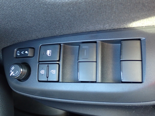 �d���i�[���h�A�~���[�E�p���[�E�B���h�E�������Ă��܂��B