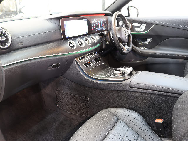 ＴＵＣのメルセデスベンツは全車無料２年保証が付きます。納車後も安心のメルセデスベンツライフをお愉しみ頂けるようサポート致します。