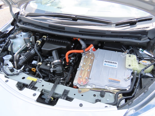 �G���W�����[�������ꂢ�ł���B�@�֋@�\�n���ǍD�ł��B�[�ԑO�ɓ_���������s���܂��B�G���W���I�C���E�I�C���t�B���^�[�E�G�A�R���t�B���^�[�E���C�p�[�S���͕K�������v���܂��i�G�A�R���t�B���^�[�́A�����Ԃ̂݁j