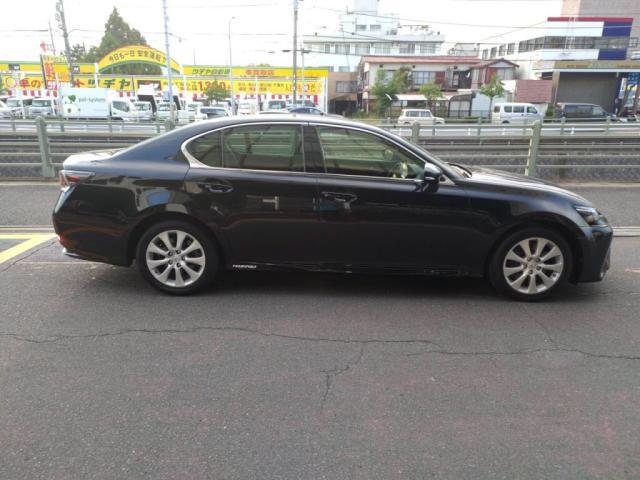 高級セダン市場の中で日本市場においてサイズ・金額・風格のバランスが良いレクサスＧＳ！凛としたデザインにて引き合いの強い１台となっておりますよ！