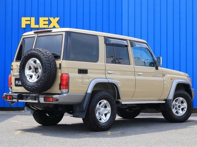 �w�ʃ^�C���t���Ńo�����X�̎�ꂽ���A�{�f�B��