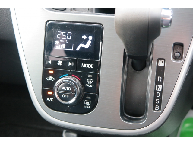 �G�A�R������p�l���ł��B�I�[�g�G�A�R���ƂȂ��Ă���܂�