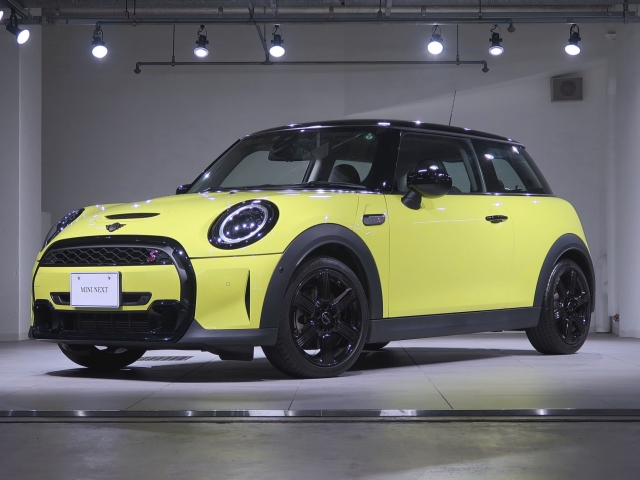 BMW ミニクーパー　約30センチ ミニ MINI 3 DOOR 2014年モデル ベースグレードの価格・性能