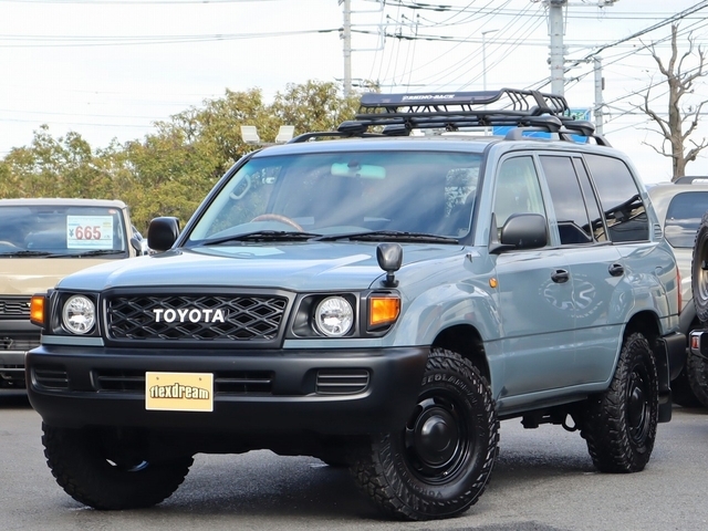 �{�f�B�J���[�̃O���[�͍ŋ߈�Ԑl�C�̃J���[�����O�Ȃ�ł���