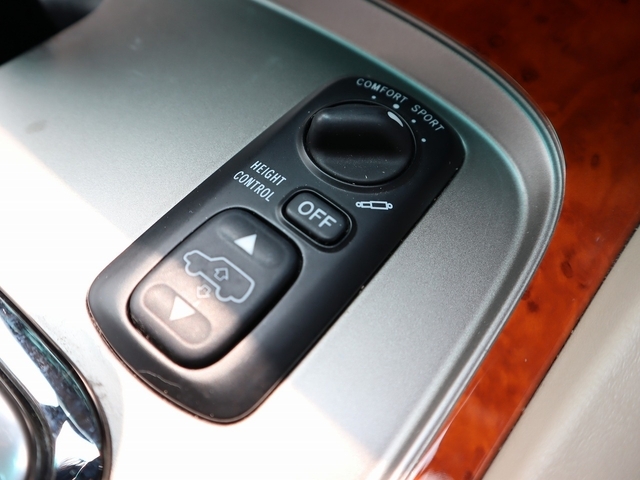 AHC�R���g���[���[�t���ł�����������̍��������@�\�t����