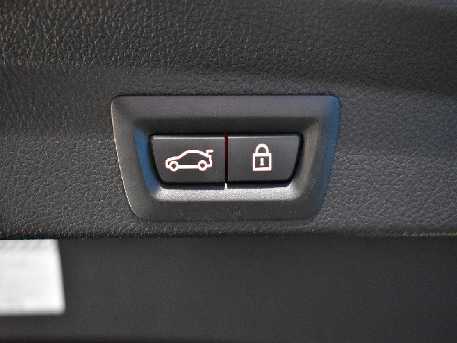 専門店ならではの納車前整備を実施！専用テスターも完備！諸経費につきましてはお気軽にお問合せ下さい。納車後の車検・点検・鈑金・ドレスアップなども当社お客様特別価格にてご案内させて頂きます。無料代車完備！