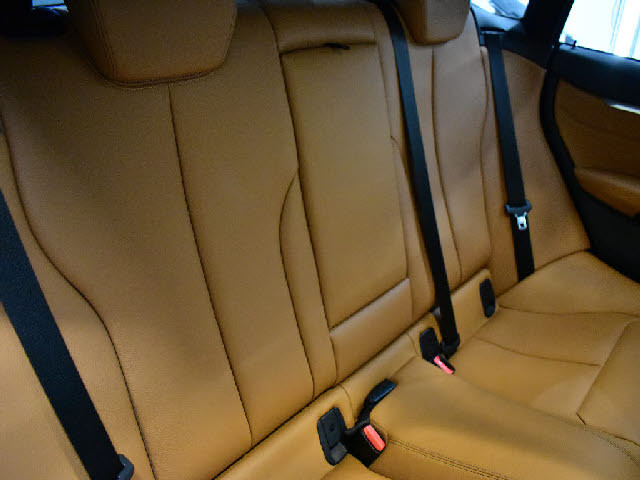 当社では全車充実の無料アフターサービス付です！全車無料２年保証＆年３回３年間エンジンオイル交換無料＆ポリマーメンテナンス施工＆関東圏外陸送納車費用無料サービス中。詳しくはホームページをご覧ください。