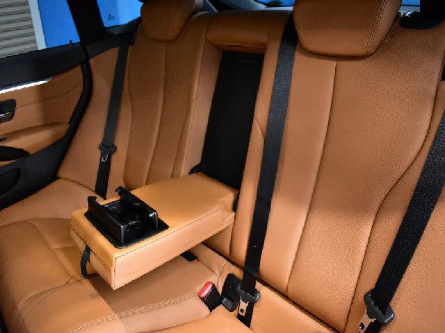 都内最大級の大型展示場！更にガレージ完備！専門店だからできる幅広いラインナップ！ご希望の車種がない場合もお気軽にお申し付け下さい。当社ネットワークでご希望の車両を探して参ります。