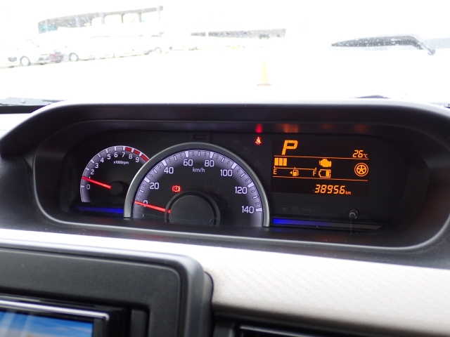 メーターパネルも知りたい情報が一目瞭然ですね。