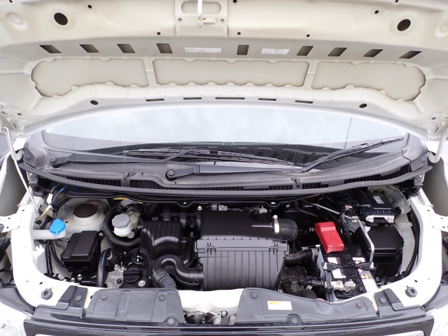 エンジンルームもきれいですよ。機関機構系も良好です。納車前に点検整備も行います。エンジンオイル・オイルフィルター・エアコンフィルター・ワイパーゴムは必ず交換致します