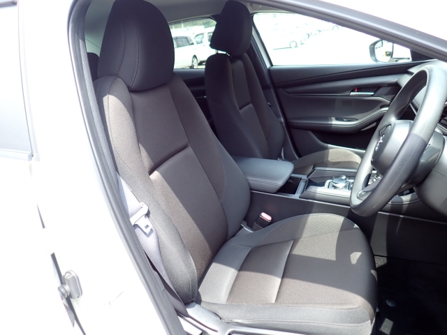 �t�����g�V�[�g�A��ԗǍD�ň��S�ł��B�傫�ȉ�����Ȃ����S�ł�