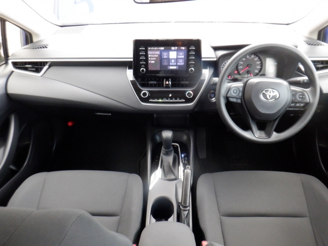 車内は専門業者にて室内クリーニング施工済みなので、大変清潔です。オリックス自動車ではみなさまに快適なドライブをお約束します。