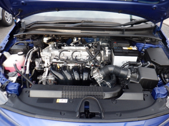 オリックス自動車保証付です。１年間走行距離無制限の保証となっております。消耗品・油脂類は除きます（輸入車は、6ヶ月もしくは5,000kmまで）。全国に提携工場があるので、遠方の方も安心ですよ。