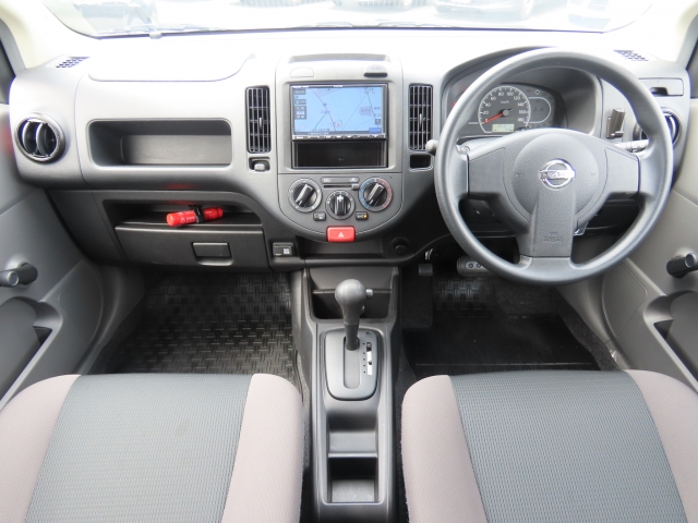 ���O���̐��|�E�K���X�n�{�f�B�R�[�e�B���O��CAR�N���[�j���O���Ǝ҂��{�H�������܂��̂ő�ϐ����B�I���b�N�X�����Ԃł݂͂Ȃ��܂ɉ��K�ȃh���C�u�����񑩁B