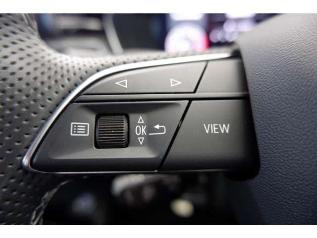 レーザーセンサーで前方車両を検知しブレーキやアクセル操作を一定に維持する「アダプティブクルーズコントロール」を装備しています。高速道路などで快適なロングドライブをサポートします。