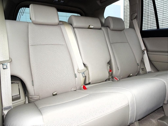 セカンドシートにはチャイルドシートも取付可能です☆