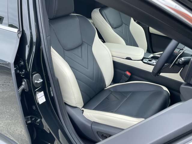 運転席シート付近