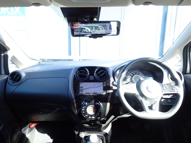 �C���p�l�摜�ɂȂ�܂��B�ԓ��͐��Ǝ҂ɂĎ����N���[�j���O�{�H�ς݂Ȃ̂ŁA��ϐ����ł��B