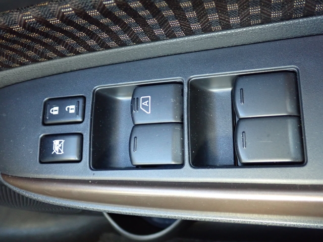 ���̊J�͓d���i�p���[�E�B���h�j�ɂȂ�܂��̂ŁA�֗��ł���ˁB