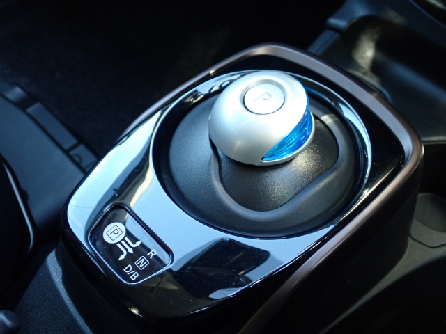 �V�t�g�m�u�̓X�����Ȃ��A���ꂢ�ȏ�Ԃł��B���ł��G��镔�������ꂢ���Ƒ�؂ɏ���Ă������Ƃ�������܂���B