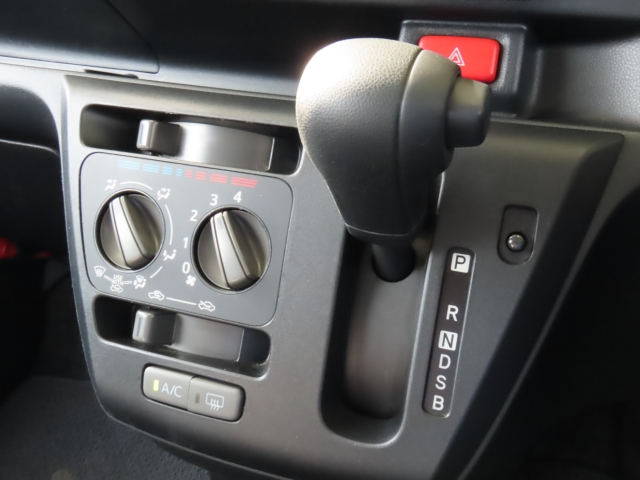 よく触れる部分も綺麗に清掃済みですっ！！