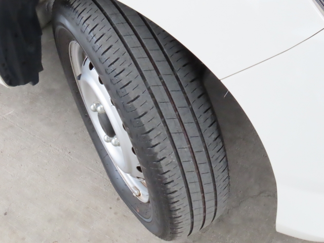 タイヤもしっかり残っています