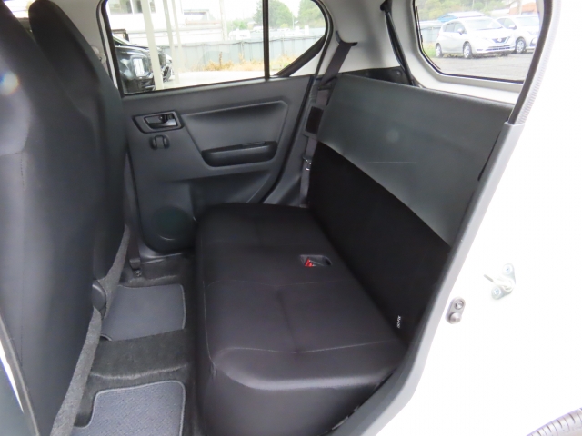 リヤシートも状態良好♪是非一度ご来店いただき、実際に座ってみてくださいね！