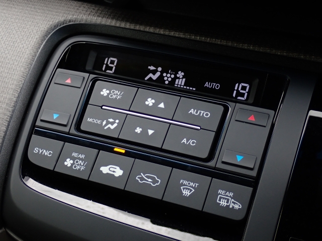 ���I�[�g�G�A�R������(^^�􁚎����������y�X�I����p�l����X�C�b�`���㎿�ő��쐫���ǍD�ł��B