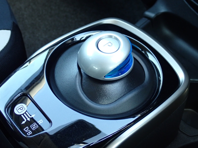 �V�t�g�m�u�̓X�����Ȃ��A���ꂢ�ȏ�Ԃł��B���ł��G��镔�������ꂢ���Ƒ�؂ɏ���Ă������Ƃ�������܂���B