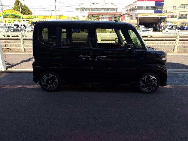 他にも、当社では自動車保険にも力を入れております。普段では聞けない保険のお話、是非ともご案内させてくださいませ。