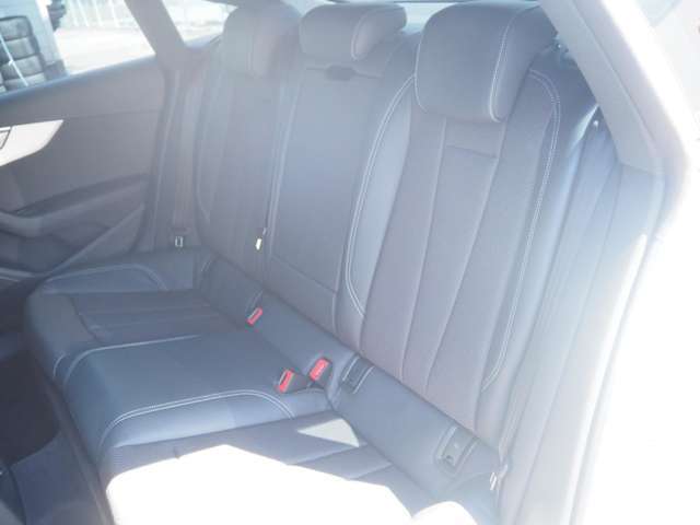 ☆２列目は広々とした空間がありリラックス