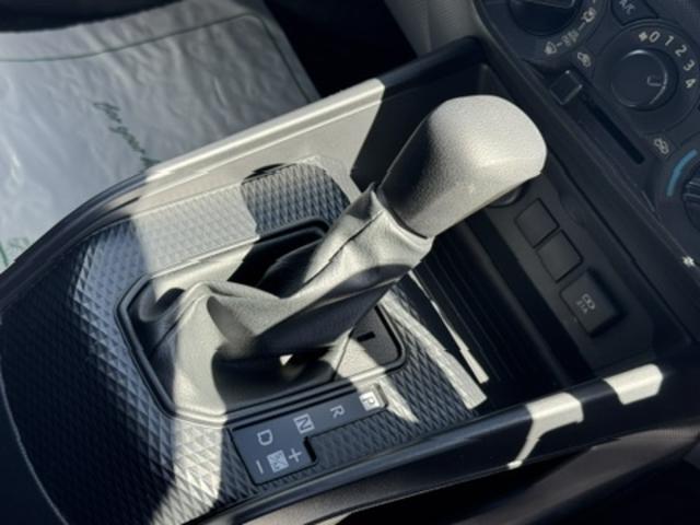 �ԗ��̏ڍׂ��Ԃɕt���܂��Ă̓X�^�b�t�܂ł��C�y�ɂ��₢���킹���������B