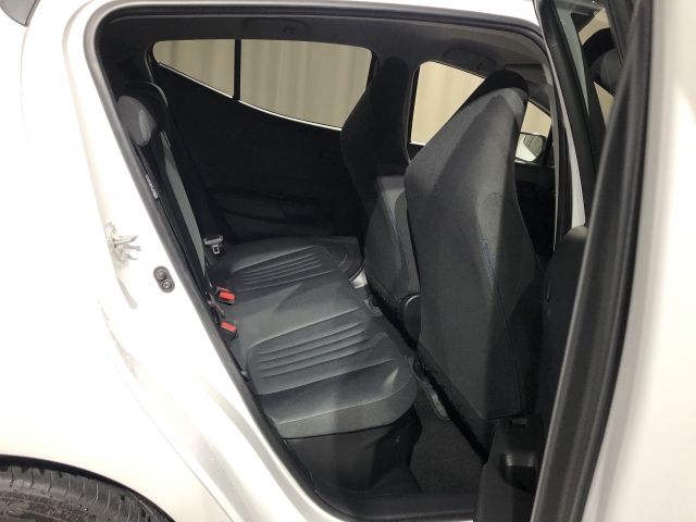 2��ڃV�[�g�����K�ȃX�y�[�X�ł��I�V�[�g�A�����W�����ʂŋ@�\�I�ł��I��~���ɂ��D��Ă��܂��̂Ő����x�������ɂȂ��ĉ������I�I���b�N�X�Ȃ�e���[�J�[�̎Ԏ�𑵂��Ă���܂��̂Ŕ�r�������ȒP�I