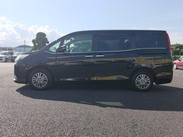 スライドドアで乗り降り楽々！