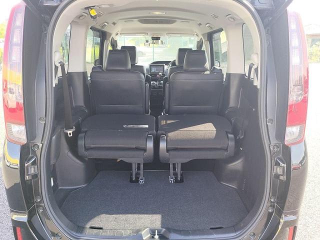 サードシートは、前方に倒せます！