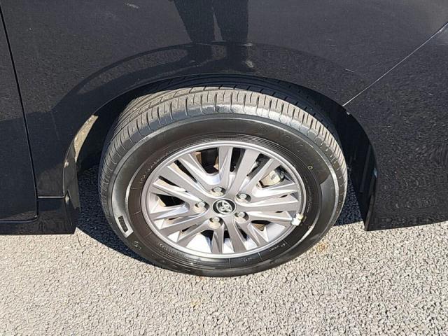 タイヤサイズ　１９５／６５　１５！