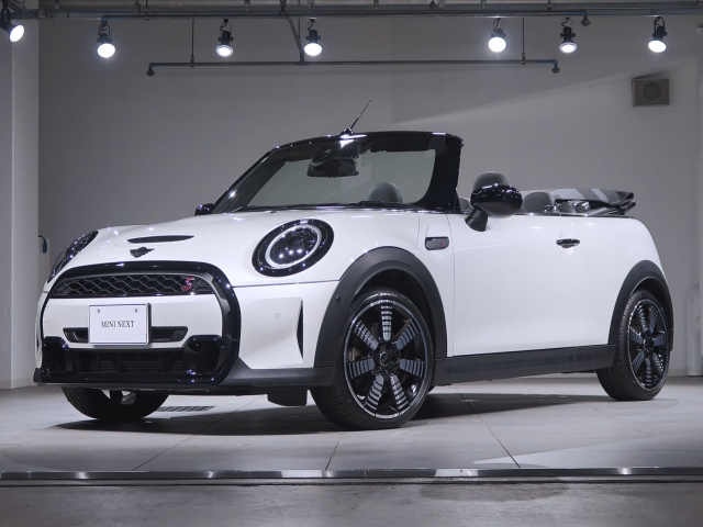 ミニ MINI CONVERTIBLE (コンバーチブル) 2016年モデルの価格