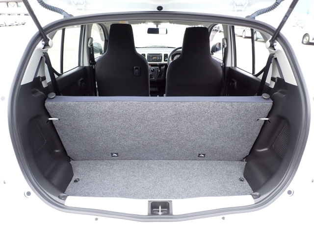 �I���b�N�X�F�蒆�ÎԂ͌��I�����㎿�Ȏ��q�݂̂����͂��v���܂��B�S�ԂɃv���̐E�l�ɂ��O�ꂵ�����O���̐��|�A�����グ�A�R�[�e�B���O�������{���Ă���܂��B