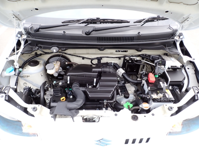 �G���W�����[�������ꂢ�ł���B�@�֋@�\�n���ǍD�ł��B�[�ԑO�ɓ_���������s���܂��B�G���W���I�C���E�I�C���t�B���^�[�E�G�A�R���t�B���^�[�E���C�p�[�S���͕K�������v���܂�