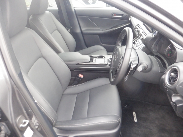 �t�����g�V�[�g����ԗǍD�ł���B�傫�ȉ�����Ȃ��A���S�ł��B����S�n�������ł���B