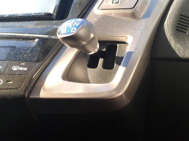 特徴的なシフトレバーです！慣れると操作しやすいです！