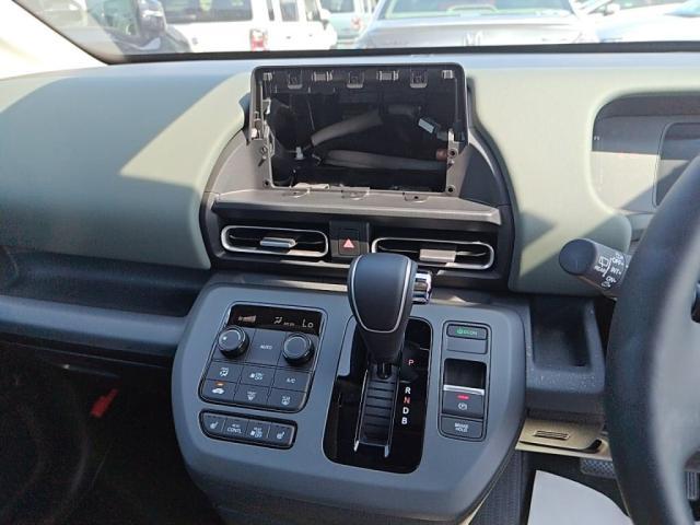 当社は法定費用と車両外諸費用を含んだ総額表示点です。ヤフ-の中古車サイトをご覧の方は（メ-ル見積もり・在庫を確認する）のボタンを押して総額表示の金額を確認して下さい。総額には（車検）整備代税金含みます