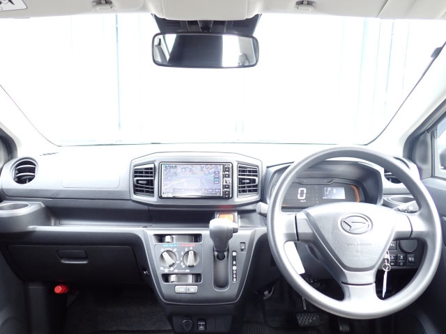 インパネ画像になります。車内は専門業者にて室内クリーニング施工済みなので、大変清潔です。