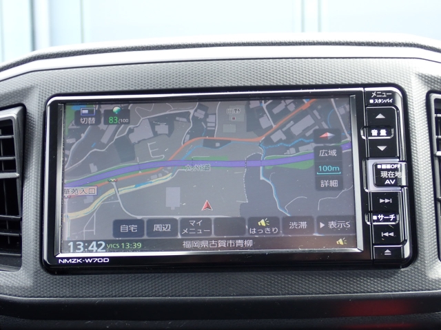 ナビ装備で知らない場所もあっという間に検索♪ちょっとしたお出かけや旅行もこれでばっちりですね。