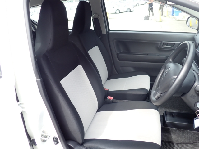 フロントシート、状態良好で安心です。大きな汚れもなく安心です