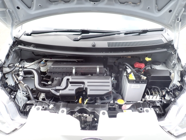 エンジンルームは綺麗ですよ。機関機構系も良好です。納車前に点検整備も行います。