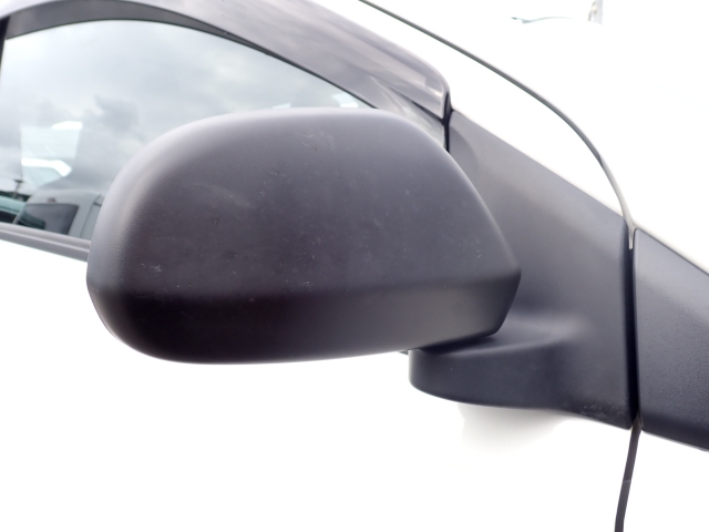 オリックス認定中古車は全車鑑定書付き。株式会社AISの検査を全車両に実施し1台ごとに評価点のついた認定書の発行を行っております。